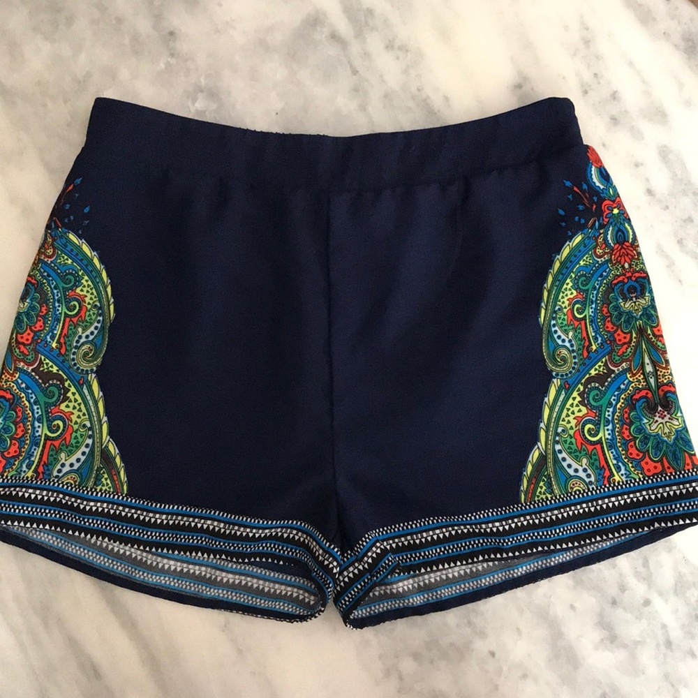 patterned shorts size small